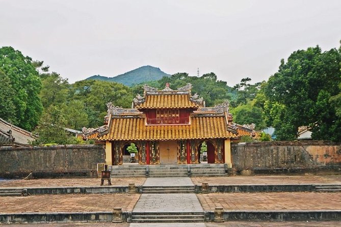 Best Tour/Transfer to Hue Imperial City from Da Nang/ Hoi An - Hai Van Pass and Lap An Lagoon: the stops that break up the drive