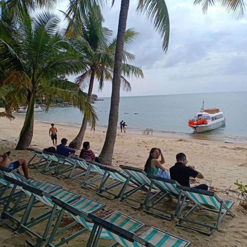 Cham Island: Snorkeling Tour by Speed Boat From HoiAn/DaNang - Lunch at Cham Jungle Restaurant: the included seafood meal moment