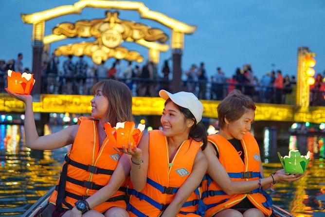 Coconut Basket boat, City tour, Boat ride, Night market from DN - Night market time in Hoi An: eat, wander, and cool down