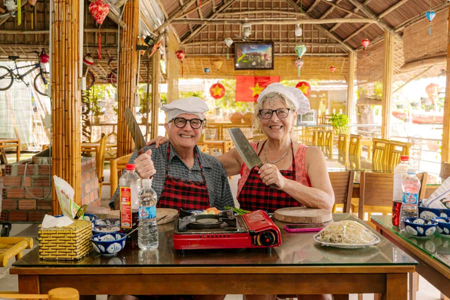 COOKING CLASS -BASKET BOAT - Eating what you cooked, plus a market stop for snacks and sips