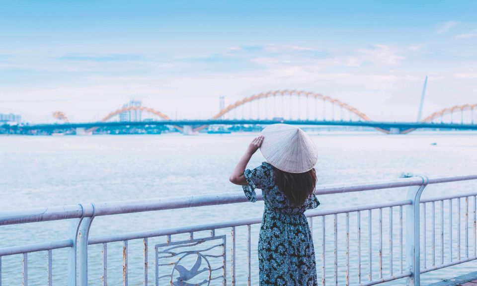 Da Nang: 5-Hour Guided Night Tour - Dragon Bridge at night: your 200-meter photo moment
