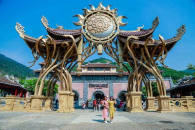 Da Nang: Ba Na Hills Cable Car & Golden Bridge Private Tour - Golden Bridge and the Dream Stream Station: Photo Planning Without Stress