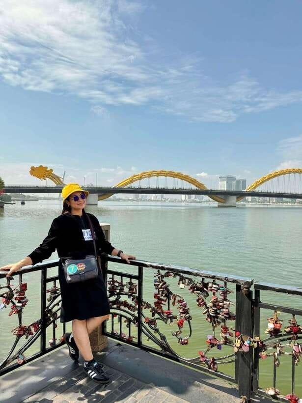 Da Nang City Sightseeing Private Tour with Female Tour Guide - Dragon Bridge over the Han River: look for the fire-and-water show