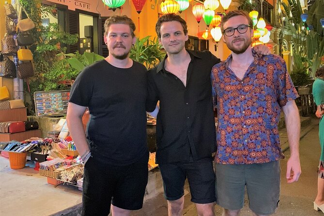 Da nang Helping Hand Food Trail (Da nang Food Tour) - Stop 1: Da Nang Street Food Run (More Than 8 Tastings + Dessert)