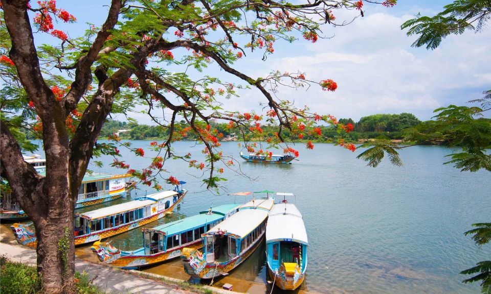 Da Nang: Hue Imperial City and Hai Van Pass Small Group Tour - Lunch stop in Hue’s orbit: simple food, real local feel