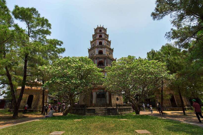 Da Nang: Imperial Hue And Scenic Hai Van Pass Discovery Tour - What to watch out for with guides, stops, and your own style