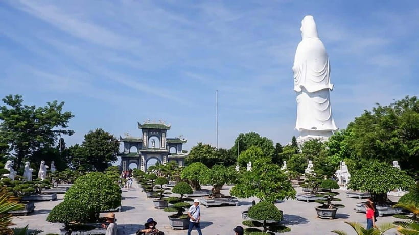 Da Nang: Marble Mountains, Monkey Mountains, and Lady Buddha - Lunch at a local family home: simple food, better context
