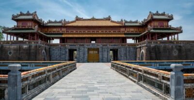 Da Nang: One-Day Hue Discovery with Luxury Private Limousine - Lunch in Hue at a local spot: why the timing is smart