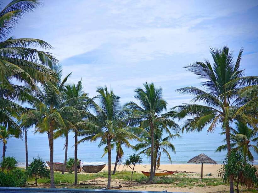 Da Nang : Private Car to Hue with Multi Sightseeing Stops - Lang Co Beach Stop: Fishing Village Calm and Bay Views