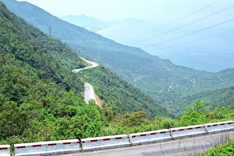 Da Nang : Private Car to Hue with Multi Sightseeing Stops - Price and Value: Is $16 Per Person a Good Deal for This Route?