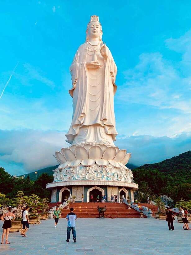 Da Nang: Private Half-day City Highlights Tour - Am Phu Cave and the Heaven-and-Hell Effect of Sunlight