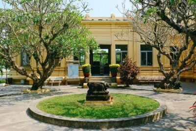 Da Nang Scavenger Hunt and Sights Self-Guided Tour - Stop 2: Da Nang Cathedral and the Joy of Reading What’s There