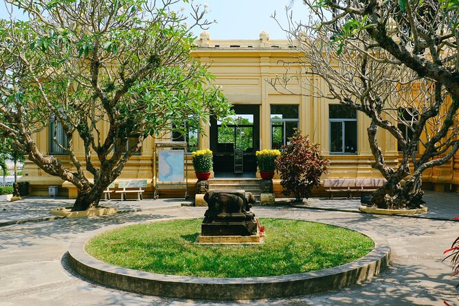 Da Nang Scavenger Hunt and Sights Self-Guided Tour - Stop 2: Da Nang Cathedral and the Joy of Reading What’s There