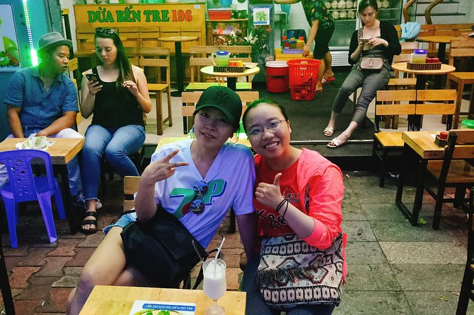 Da Nang: Seafood dinner, night market, sightseeing by night - Group Size (Up to 15) and the Evening Feel