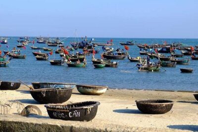 Da Nang War Tour History: Spanish-French Attack to American Base - Marble Mountains: caves, temples, and stone carving culture