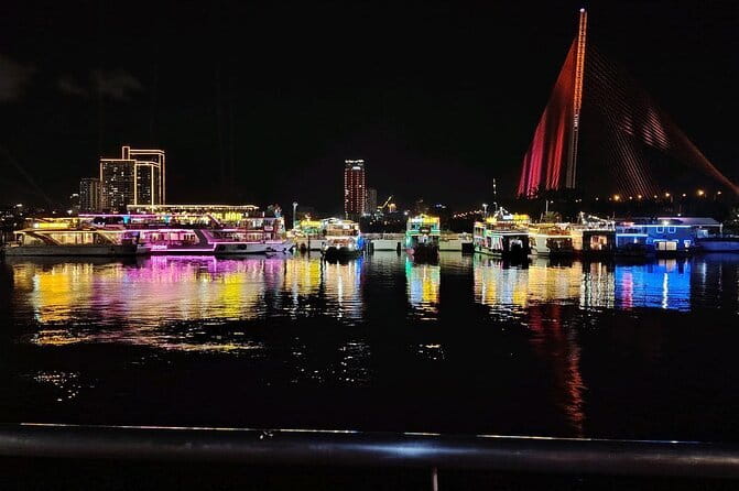Experience Da Nang Han River Local Cruise by Night - Onboard entertainment: dance performance and the sound factor