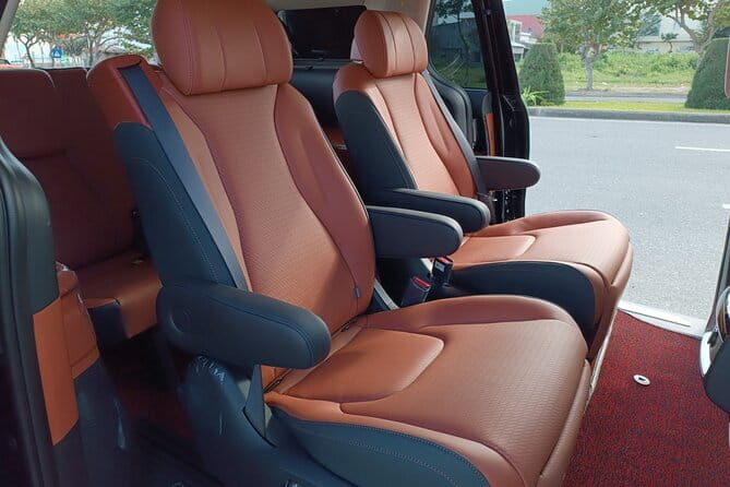 From Da Nang Airport to Hoi An Limousine Transfer Shuttle - Inside the limousine: A/C, Wi‑Fi, cold towels, and charging ports