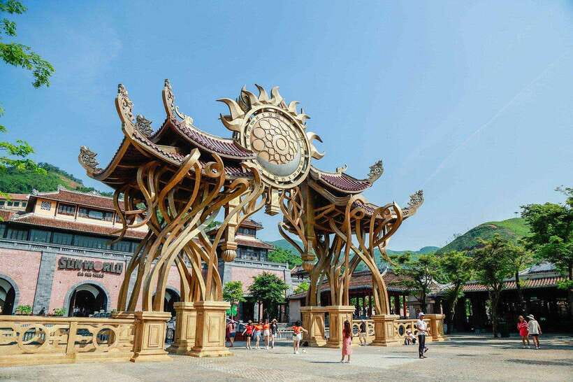 From Da Nang/Hoi An: Ba Na Hills and Golden Bridge Day Trip - Buffet lunch with 80+ dishes: how to eat without losing your afternoon