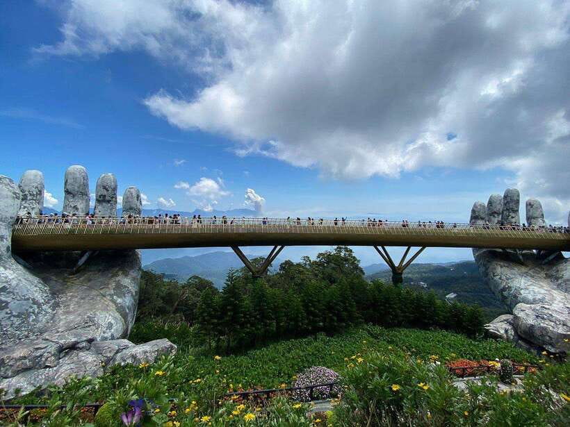 From Da Nang/Hoi An: Ba Na Hills and Golden Bridge Day Trip - Weather, crowds, and what to pack for Bà Nà Hills