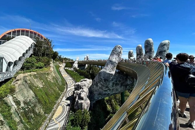 GOLDEN BRIDGE &MARBLE MOUNTAIN-AM PHU CAVE(Hell Cave)Private Tour - Lunch at a local restaurant: power without turning it into a stopover
