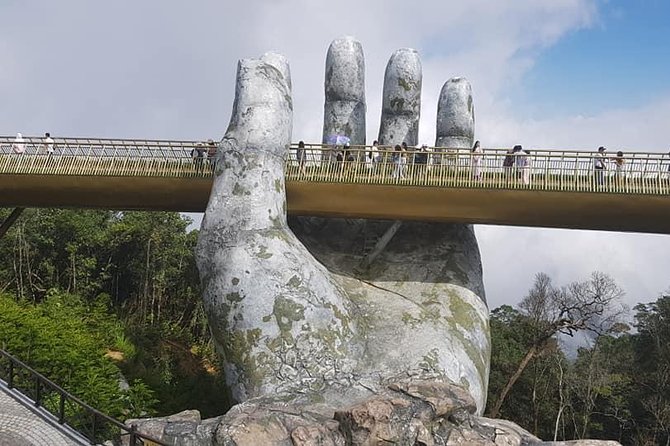 GOLDEN BRIDGE&BA NA HILL Private Tour-Early Start to Avoid Crowd - Golden Bridge: giant hands, gardens, and photo strategy in 50 minutes