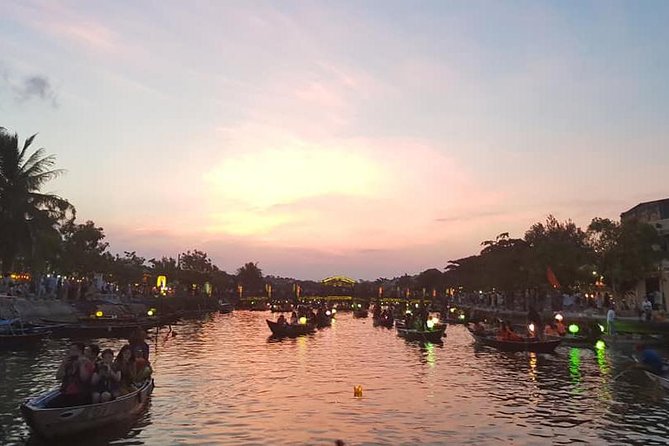 Hoi An Nightlife Tour with Hoi An Ancient Walking Tour, Boat Ride, Night Market - Hoai River Sampan Ride: Why the Water View Feels Like a Reset