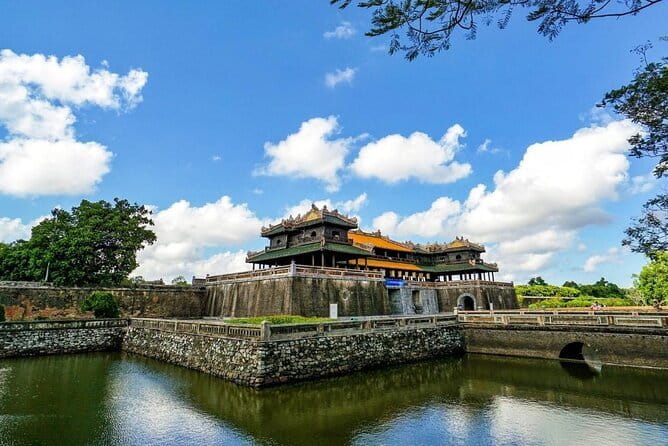 Hue City 1 Day Tour (from Da Nang) - Thien Mu Pagoda: Hue’s oldest monument and its calm pull (1 hour)