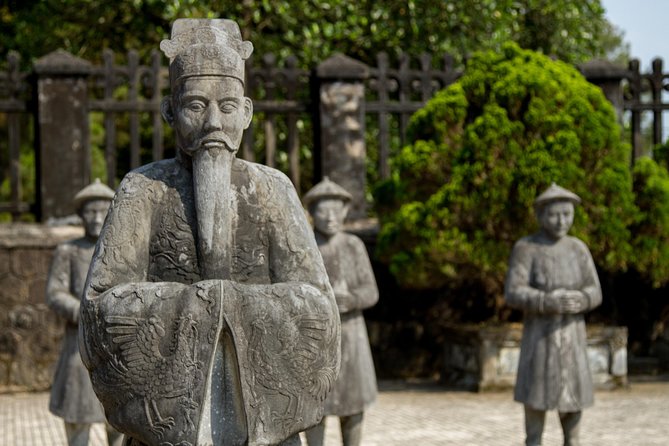 Hue full day tour: Hue Citadel, Thien Mu Pagoda and Tomb of Khai Dinh - Pickup, Timing, and Staying Comfortable in Hue Heat