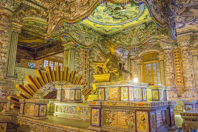 Hue Imperial City & Hai Van Pass Small Group Tour from Da Nang – Full Day - Thien Mu Pagoda: a short stop that still leaves an impression