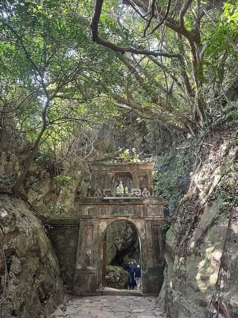 Hue: Private Car to/from Hoi An via Multi Attractions(1-Way) - Optional add-ons when you want to turn the transfer into more than coast