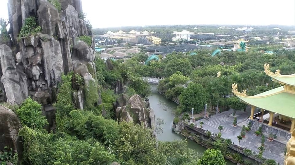 Lady Buddha, Marble Mountains and Am Phu Cave in Da Nang - Lunch on a Time Budget: Optional Meal, Mixed Reviews, Easy Choice