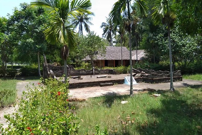 MY LAI MASSACRE Tour from Hotel in Da Nang City or Hoi An City ( Private Tour ) - Stop 2: Son My Memorial (Where the Meaning Gets Real)
