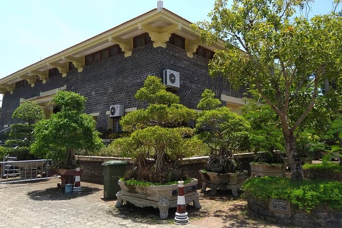 MY LAI MASSACRE Tour from Hotel in Da Nang City or Hoi An City ( Private Tour ) - The Guide Makes the Difference: What You’re Paying For