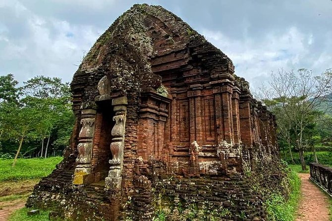 My Son Holyland , Marble Moutain,Hoi An Walking Tour with Night Market,Boat Ride - Hoi An Night Market and Lantern Area: Shopping with a Clear Time Slot