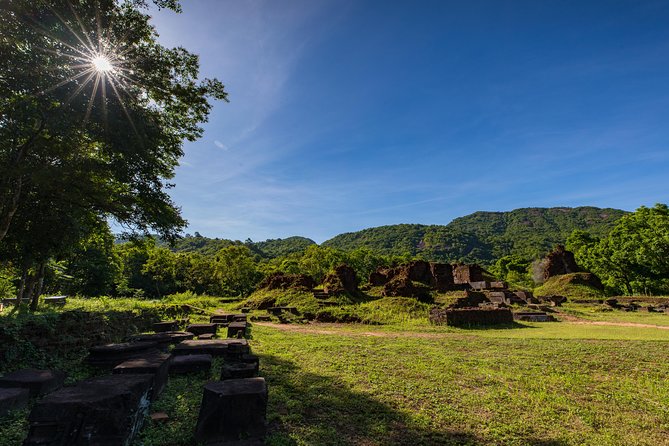 My Son Sanctuary And Hoi An Heritage Full-day Tour - Hoi An Ancient Town on Foot: Market Energy and Landmark Stops