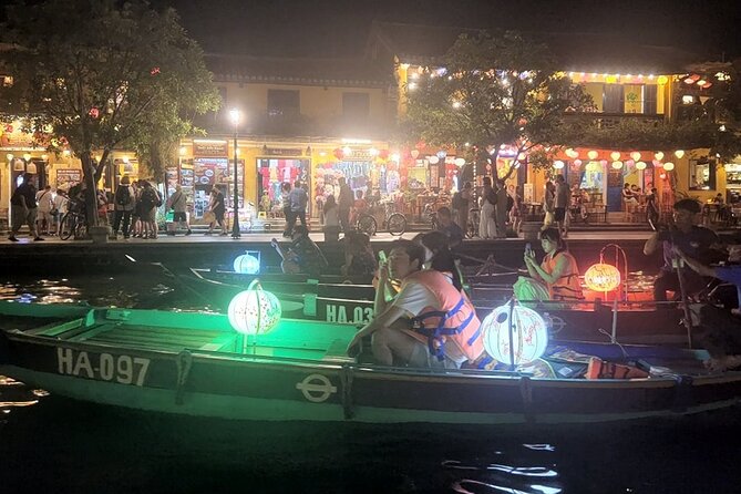 Night Boat Ride in Hoi An- Colourful Lanterns-Pick up at 16:30p.m - Hoi An old town walking: bridges, assembly halls, and Sa Huynh focus