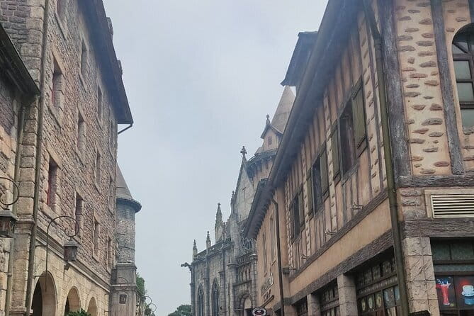 Private Tour to Golden Bridge Ba Na Hills in Da Nang Vietnam - Lunch, Pace, and Comfort: The Stuff That Makes a Private Tour Worth It