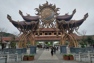 Private Tour to Golden Bridge Ba Na Hills in Da Nang Vietnam - Sun World Ba Na Hills: Where the Views Meet the Attractions