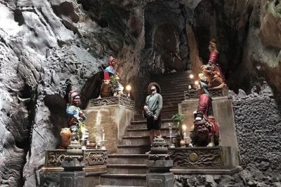 Private trip Discover Da Nang's beauty and Hoi An by night - Marble Mountains: caves, sea views, and a real artisan stop